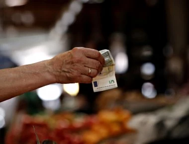 Κοινωνικό μέρισμα: Σε ποιους εξετάζει η κυβέρνηση να το δώσει φέτος